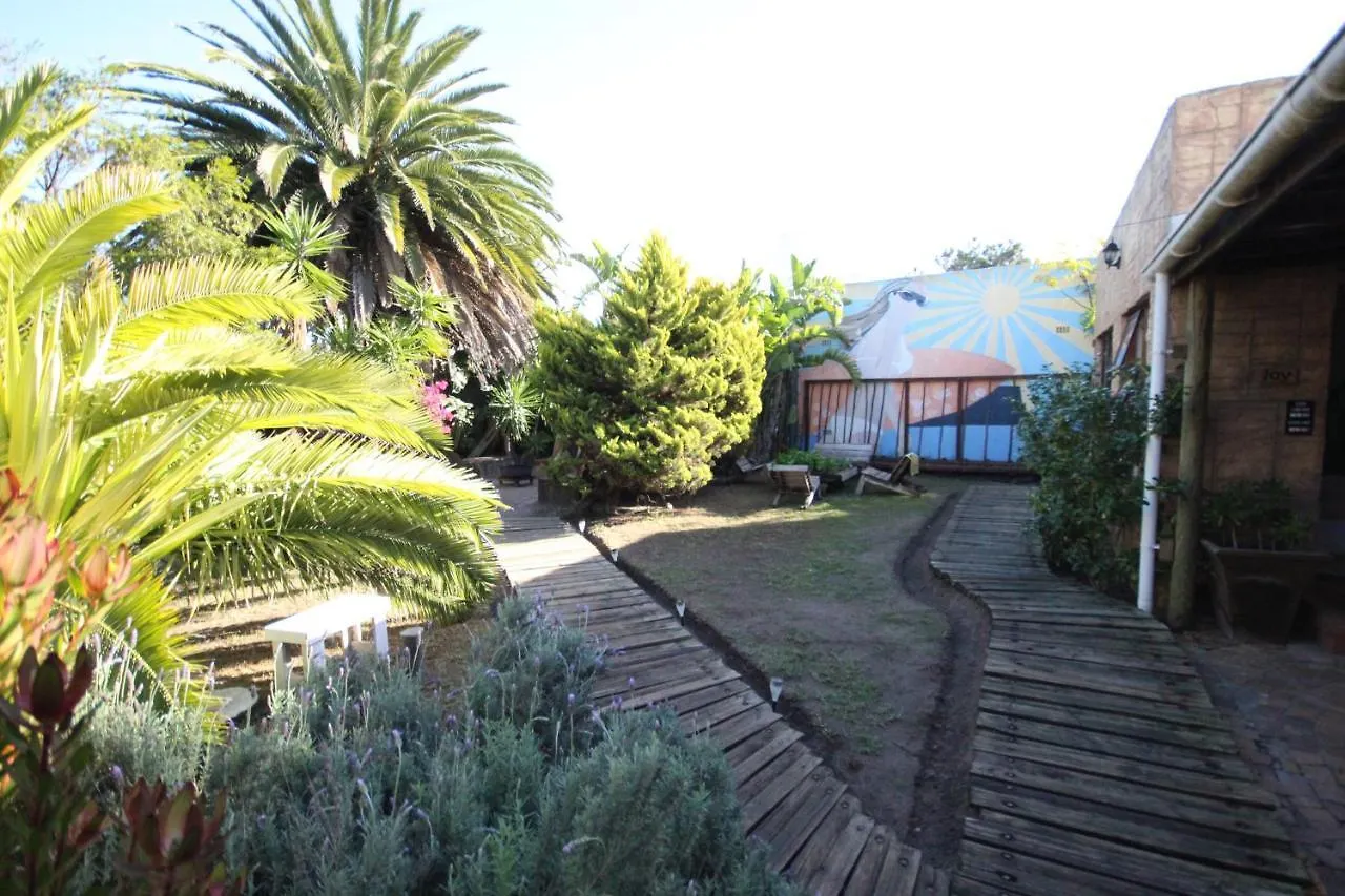 Saltycrax Backpackers And Surf Hostel By Curiocity